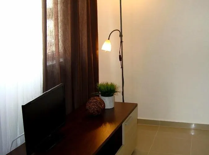 Appartement Spacious With Garage And Private Yard, *