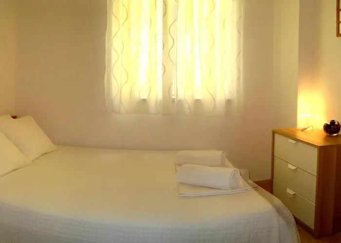 Appartement Spacious With Garage And Private Yard,