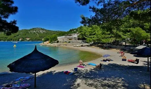 Spacious With Garage And Private Yard,