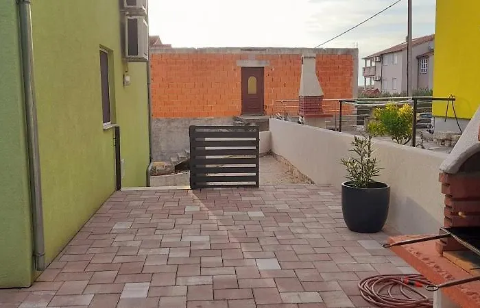 Appartement Spacious With Garage And Private Yard, Drage